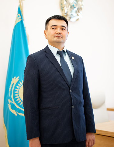 Бұлшық ет қыз порно Қыз жігітті жұлқып жіберді